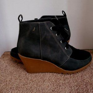 Nautica Women's Stylish Boots Size 9